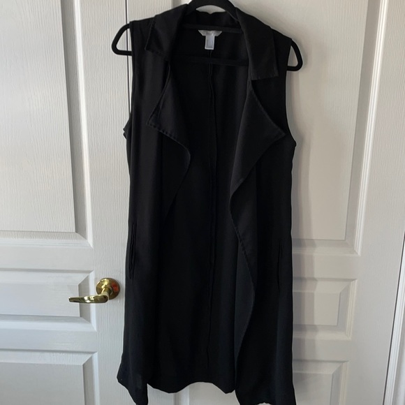 **BLOWOUT SALE $20 OR LESS** Super cute tunic vest - Picture 1 of 2